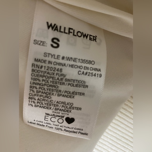 NWT Wallflower Women’s Ivory Faux Fur Vest - Picture 5 of 5